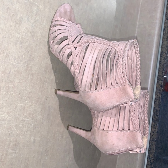 Lightly worn light pink braided suede heals - Picture 1 of 3